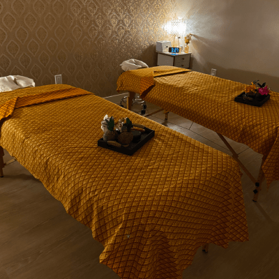 COUPLES MASSAGE